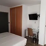 Moli Boutique מלון